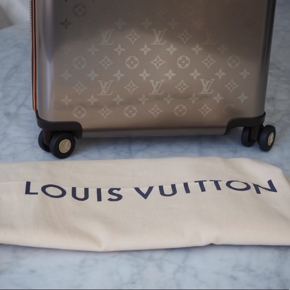 LOUIS VUITTON | Horizon 55  (titanium) - Picture 12 of 15